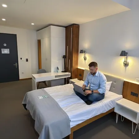 H24 Lichtenberg Hotell