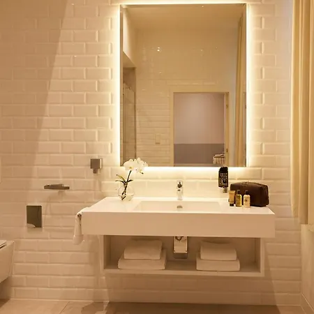 H24 Lichtenberg Szálloda