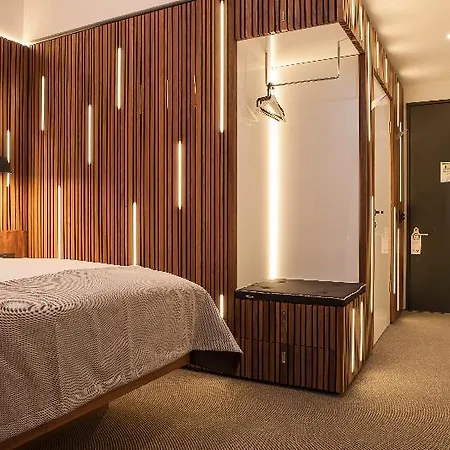 Отель H24 Lichtenberg 3*