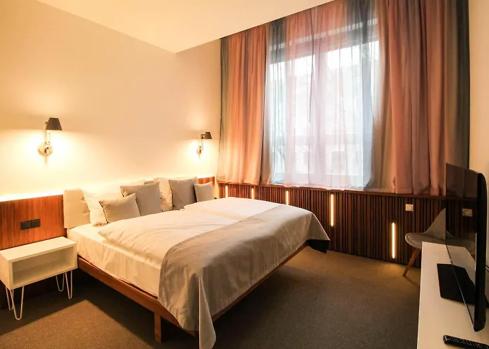 H24 Lichtenberg Hotel 3*