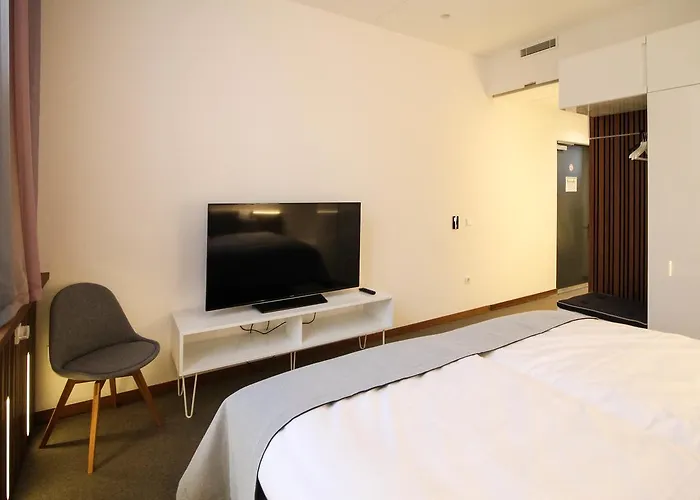 H24柏林里斯特恩布尔格酒店