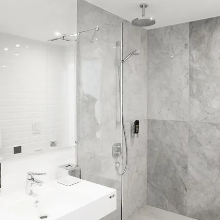 H24 Lichtenberg Hotel 3*