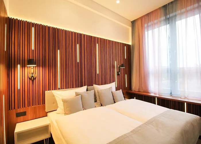 Hotel H24 Lichtenberg 3*